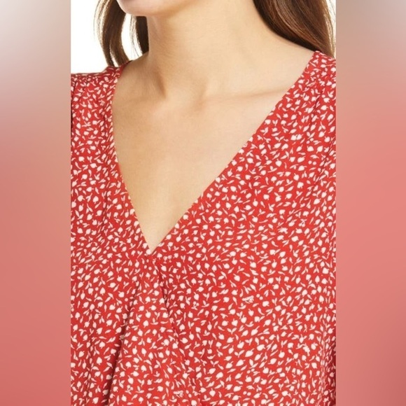Large Red and white v neck blouse madewell cottagecore side button wrap shirt - Picture 4 of 9